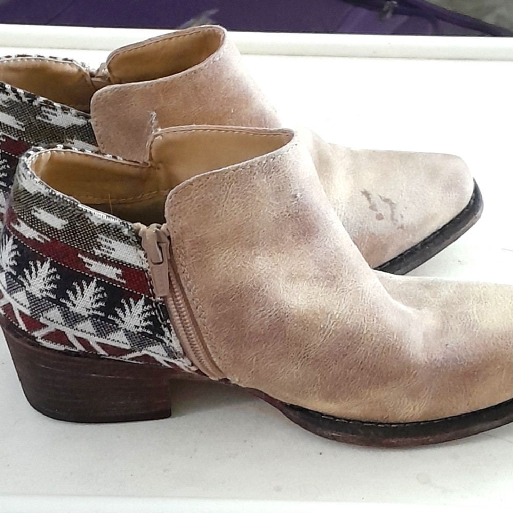 Roper sedona ankle boots 5.5